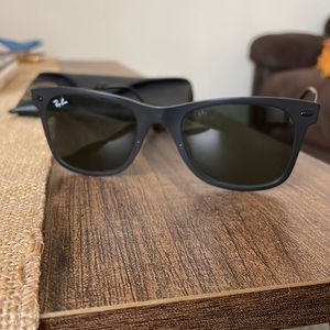 RAY BAN SUNGLASSES + CASE / WORN ONCE